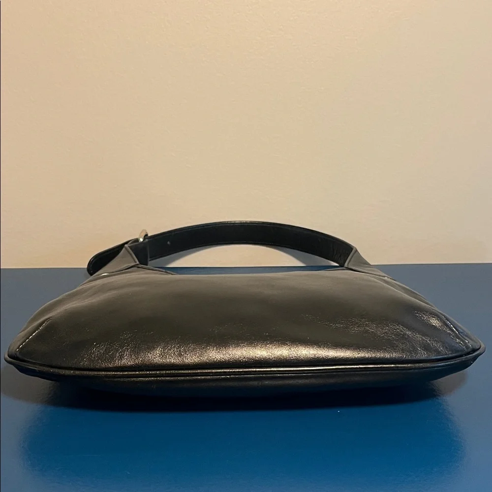 Vintage Banana Republic Classic Black Leather Shoulder Bag - Picture 5 of 16